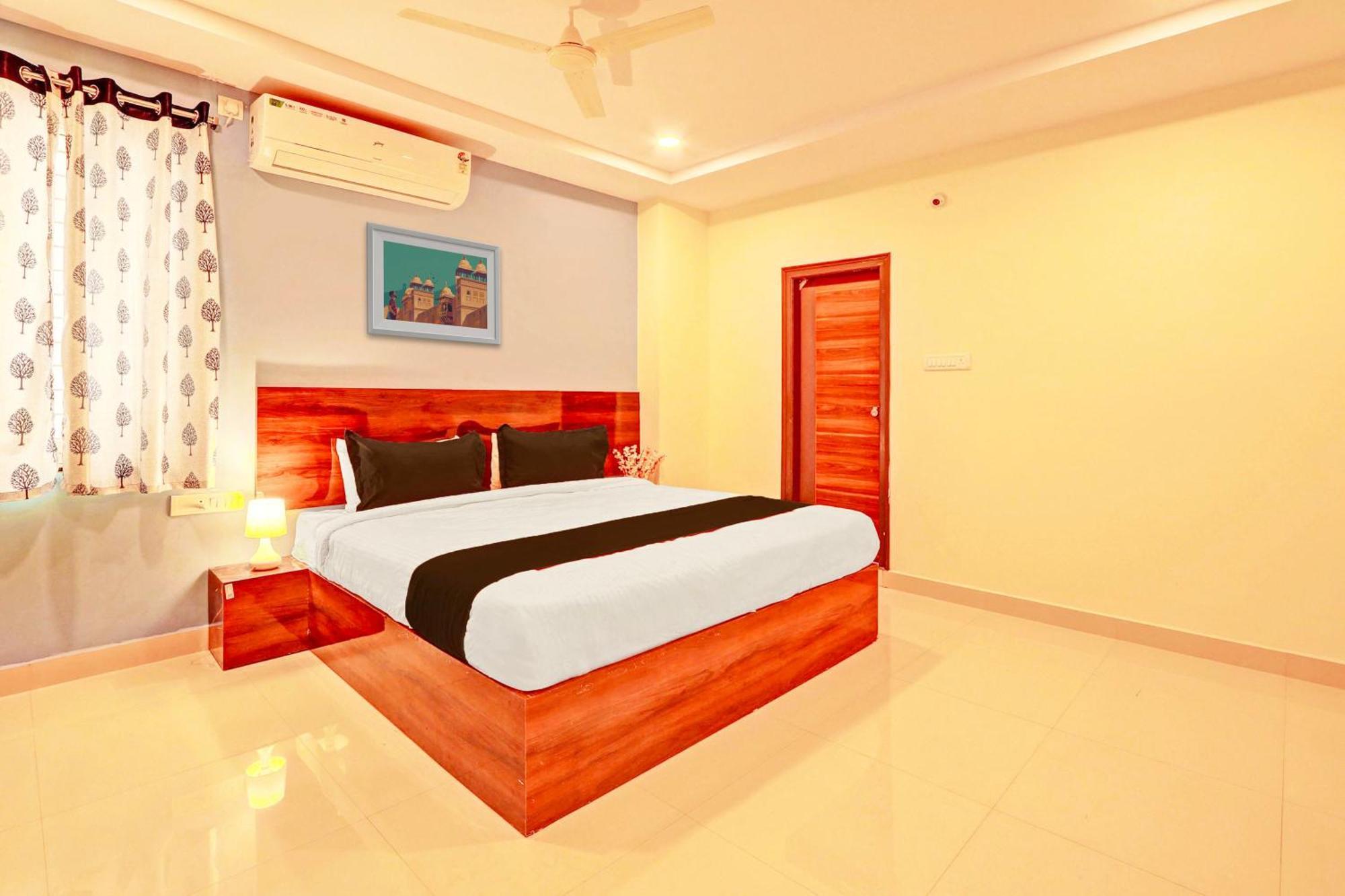 Hotel O R Square Hyderabad Exterior photo