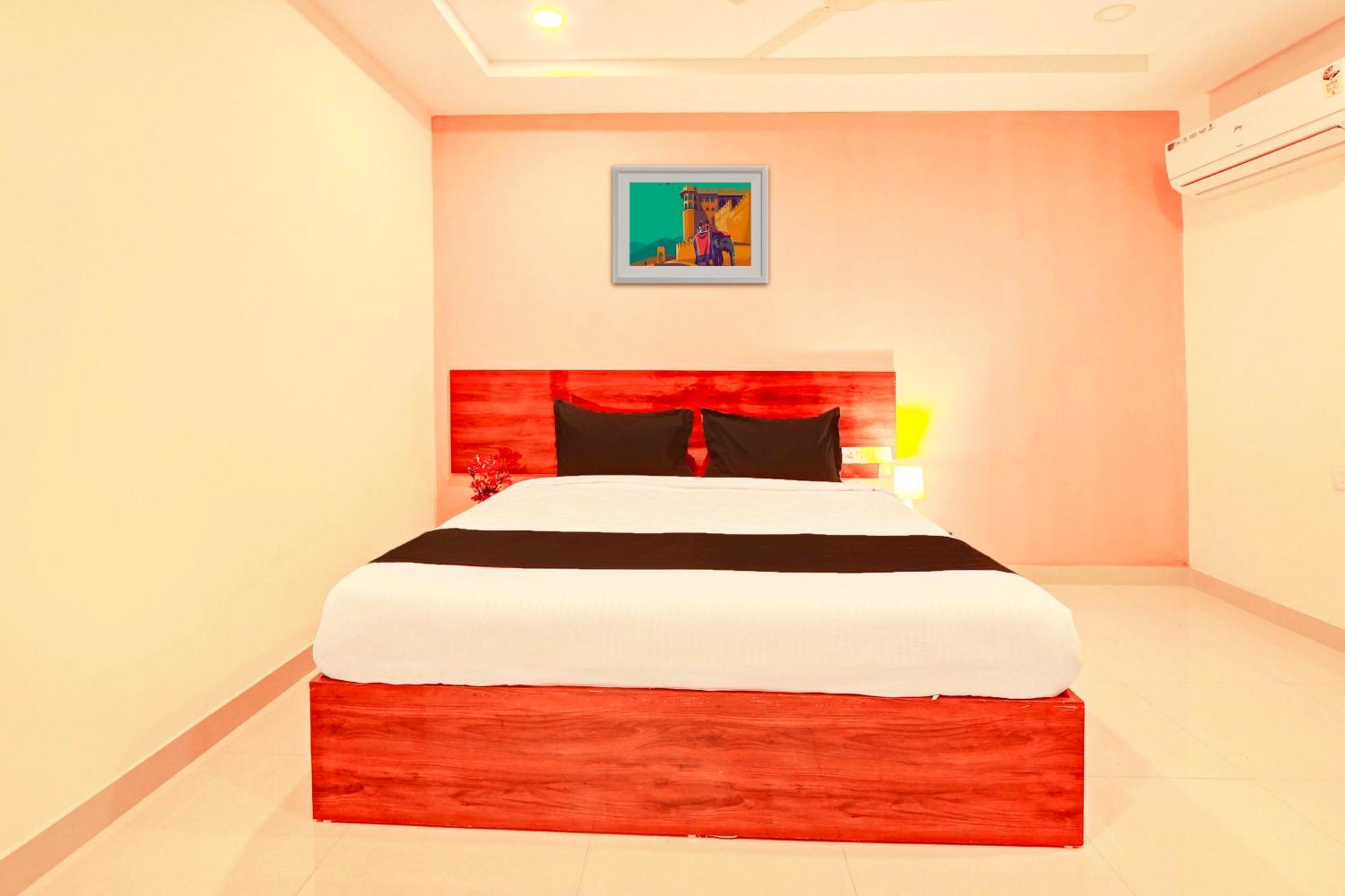 Hotel O R Square Hyderabad Exterior photo