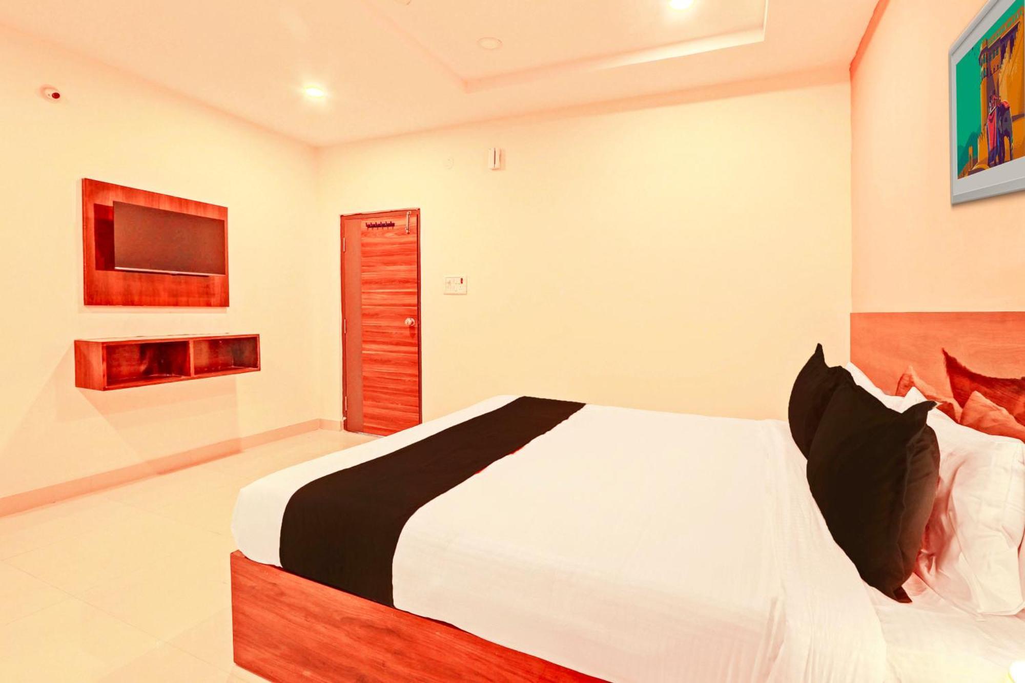 Hotel O R Square Hyderabad Exterior photo